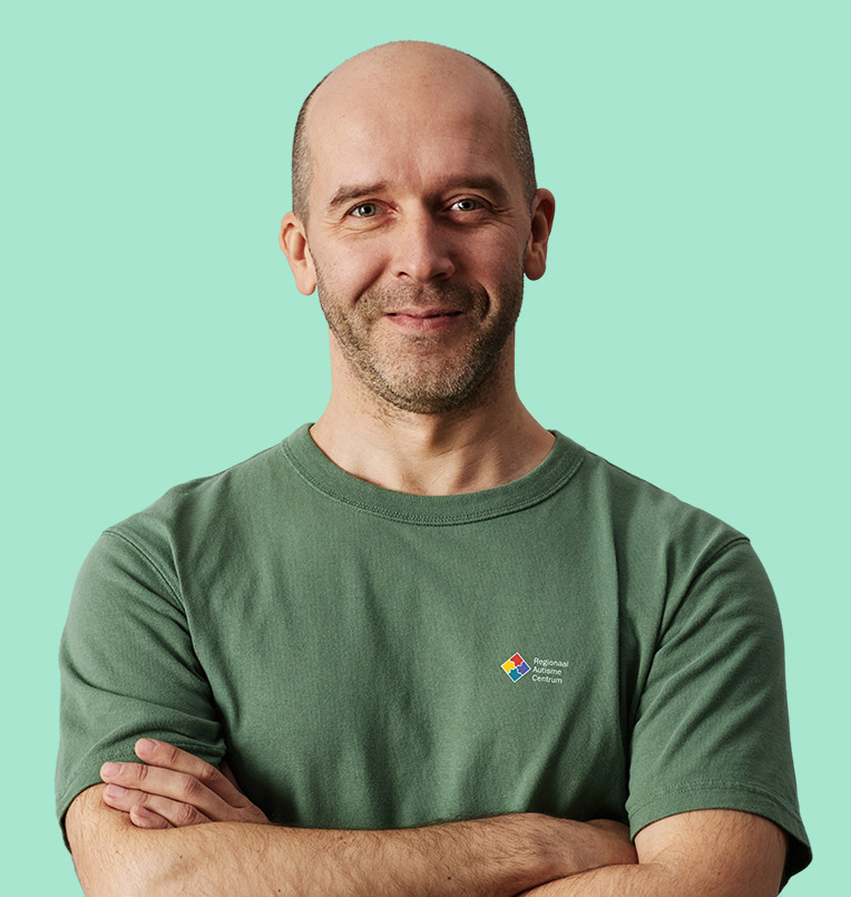 Begeleiding autisme van het Regionaal Autisme Centrum faciliteert ondersteuning op uiteenlopende gebieden, zoals wonen, werk, studie, sociale contacten en relaties.